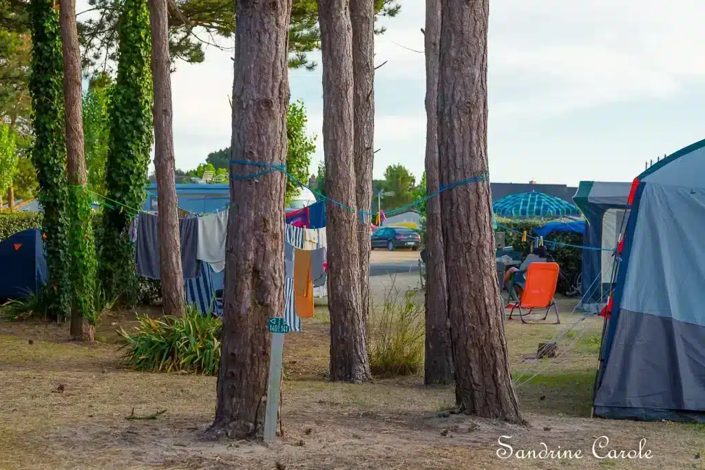 Emplacement de camping en bord de mer au camping Les Bosquets à Barneville-Carteret, Manche