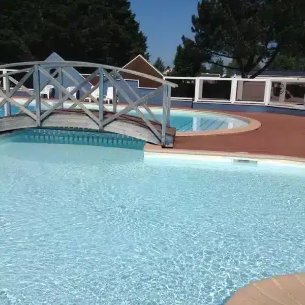 Piscine familiale extérieure au camping de Barneville-Carteret, Cotentin