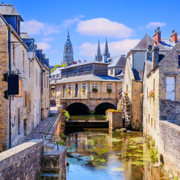 Cité médiévale de Bayeux, incontournable d'un weekend en ormandie
